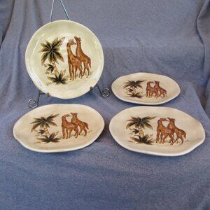 Serengeti hand painted giraffes FOUR salad plate Tabletops Unlimited (w2737)
